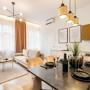 Crystal House - Loftaffair Collection Apartment